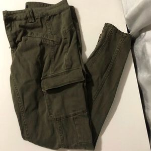 ❌SOLD❌ F21 Olive cargo Jeans